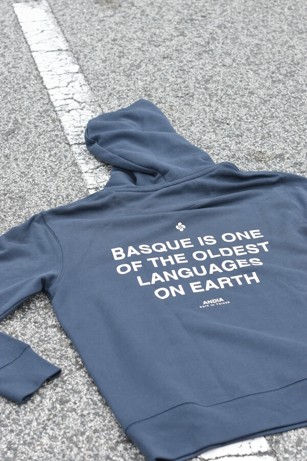 sudadera_basque_suelo