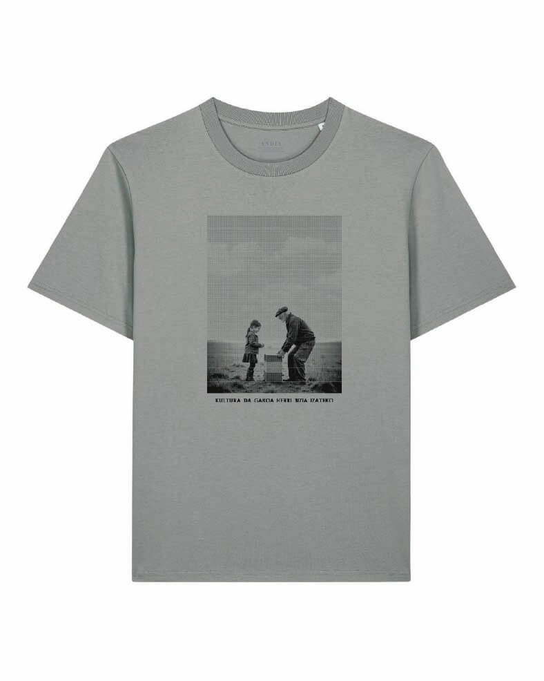 harrineska kamiseta grisa front